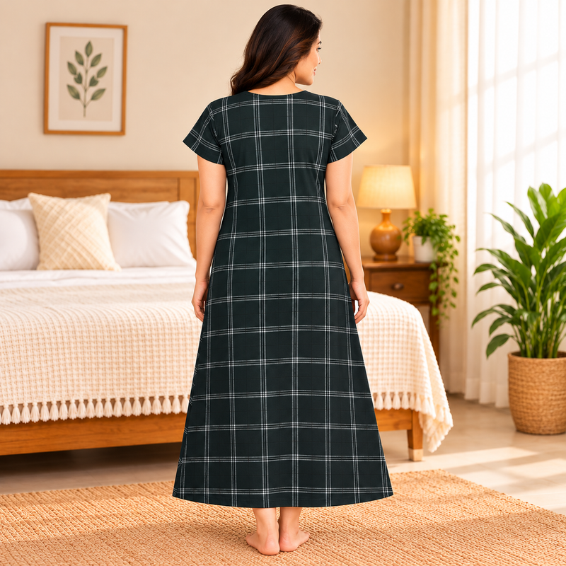 Back view of Veni’s dark green checked nighty